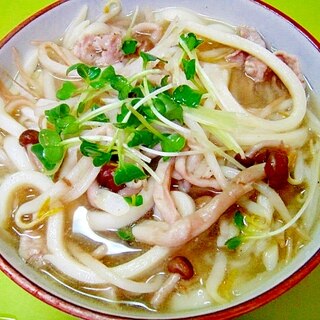 もやしとしめじ豚肉の塩うどん